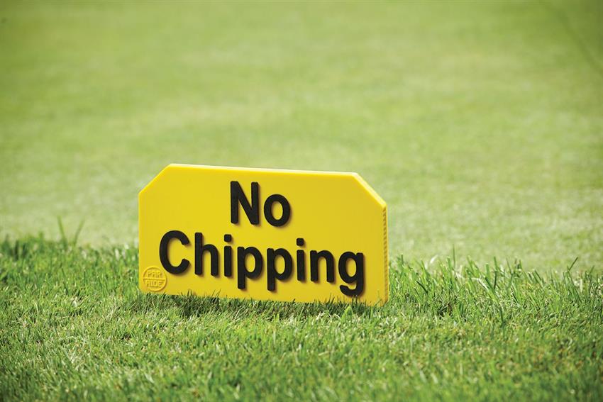 Putting green etiquette